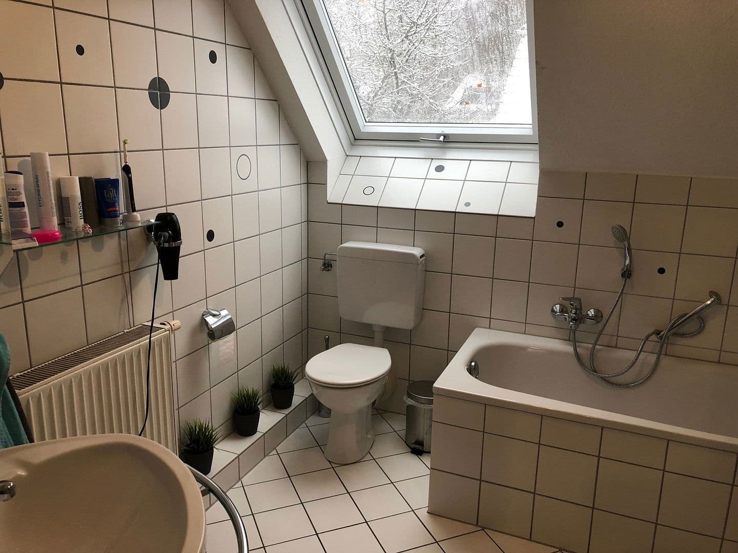 Pronájem bytu 3+1 82 m², Zitzenbachstrasse 47, Kreuztal, Severní Porýní-Vestfálsko Pronájem bytu 3+1 82 m², Zitzenbachstrasse 47, Kreuztal, Severní Porýní-Vestfálsko