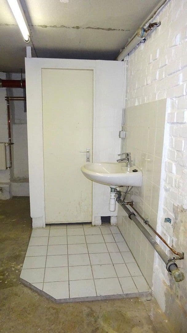 Pronájem nebytového prostoru 65 m², Ringbahnstr. 27, Berlin, Berlín Pronájem nebytového prostoru 65 m², Ringbahnstr. 27, Berlin, Berlín