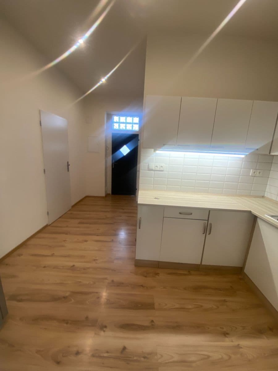 Pronájem bytu 2+1 50 m², Nuselská, Praha, Praha Pronájem bytu 2+1 50 m², Nuselská, Praha, Praha