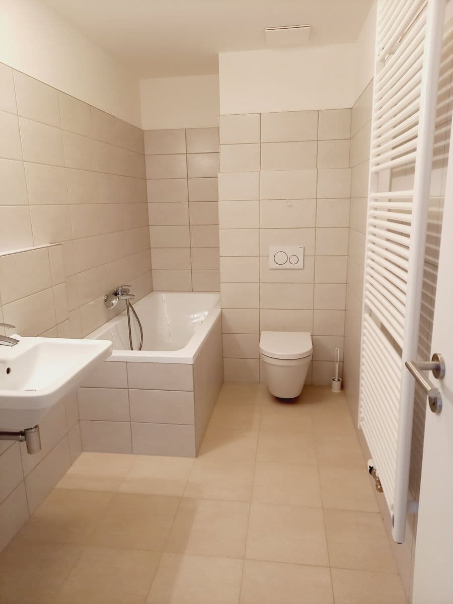 Pronájem bytu 2+kk 60 m², Tovární, Čelákovice, Středočeský kraj Pronájem bytu 2+kk 60 m², Tovární, Čelákovice, Středočeský kraj