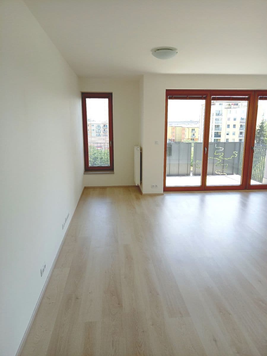 Pronájem bytu 2+kk 60 m², Tovární, Čelákovice, Středočeský kraj Pronájem bytu 2+kk 60 m², Tovární, Čelákovice, Středočeský kraj