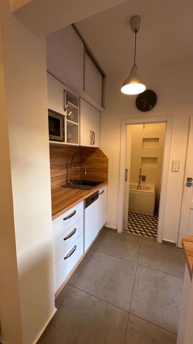 Pronájem bytu 2+kk 42 m², Jakutská, Praha, Praha Pronájem bytu 2+kk 42 m², Jakutská, Praha, Praha