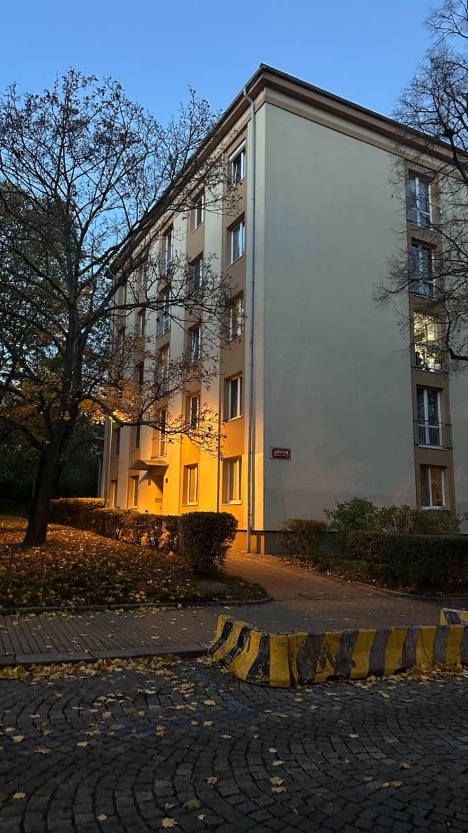 Pronájem bytu 2+kk 42 m², Jakutská, Praha, Praha Pronájem bytu 2+kk 42 m², Jakutská, Praha, Praha