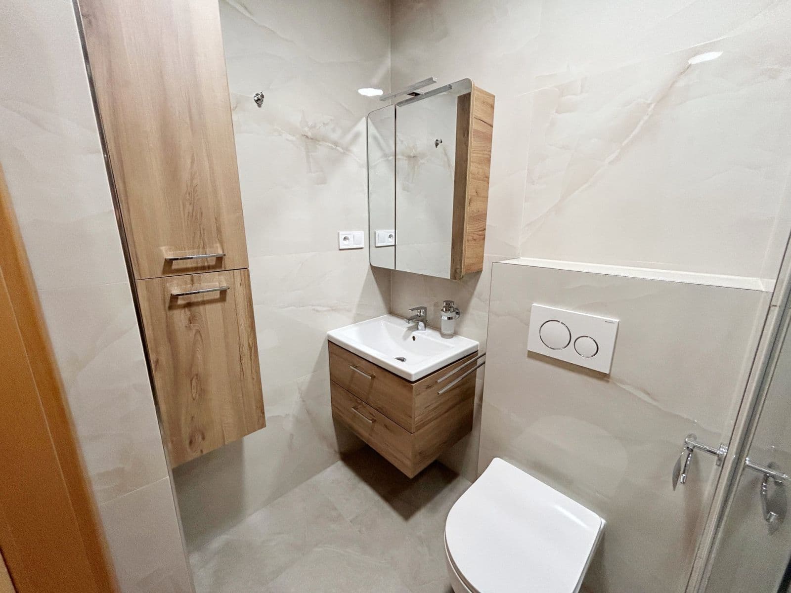 Pronájem bytu 2+1 52 m², Mánesova, Poděbrady, Středočeský kraj Pronájem bytu 2+1 52 m², Mánesova, Poděbrady, Středočeský kraj