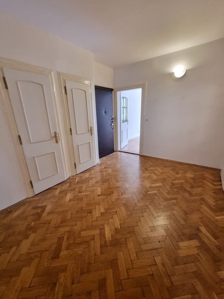 Prodej bytu 3+1 112 m², Přemyslovská, Praha, Praha Prodej bytu 3+1 112 m², Přemyslovská, Praha, Praha