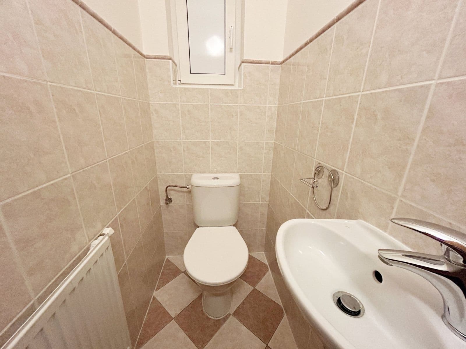 Pronájem bytu 2+kk 76 m², nám. T.G.Masaryka, Poděbrady, Středočeský kraj Pronájem bytu 2+kk 76 m², nám. T.G.Masaryka, Poděbrady, Středočeský kraj