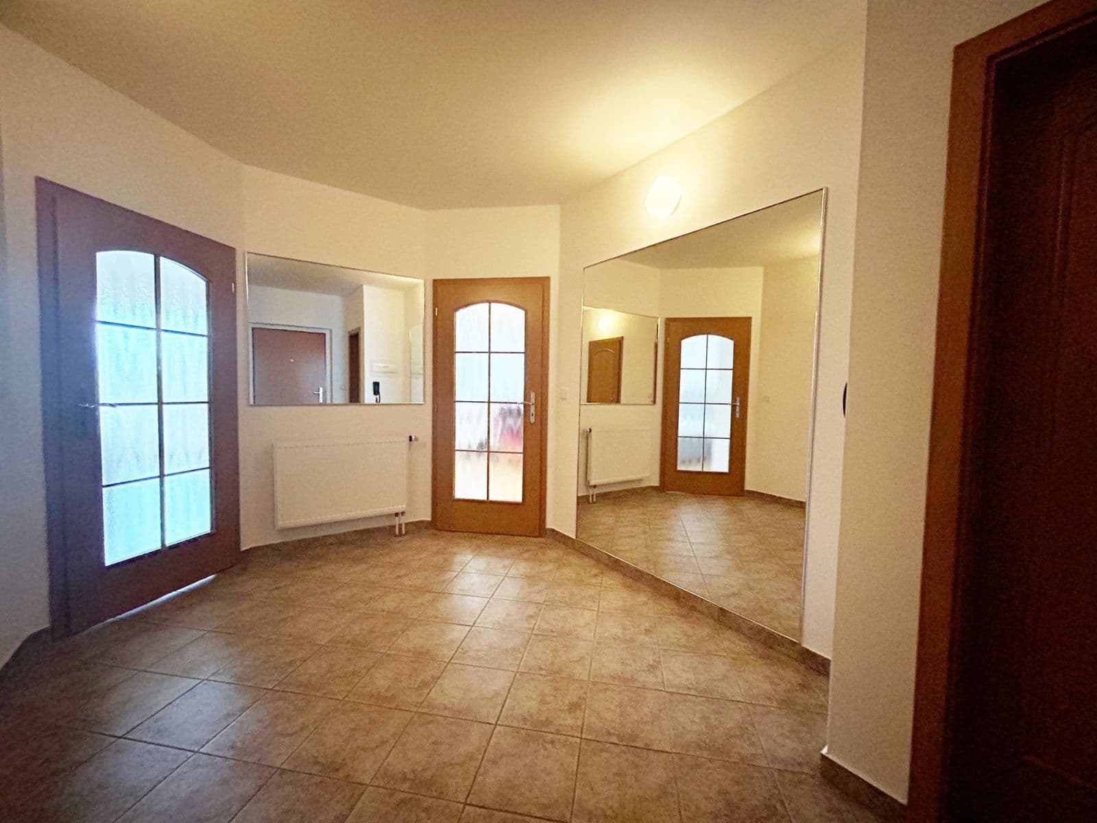 Pronájem bytu 2+kk 76 m², nám. T.G.Masaryka, Poděbrady, Středočeský kraj Pronájem bytu 2+kk 76 m², nám. T.G.Masaryka, Poděbrady, Středočeský kraj