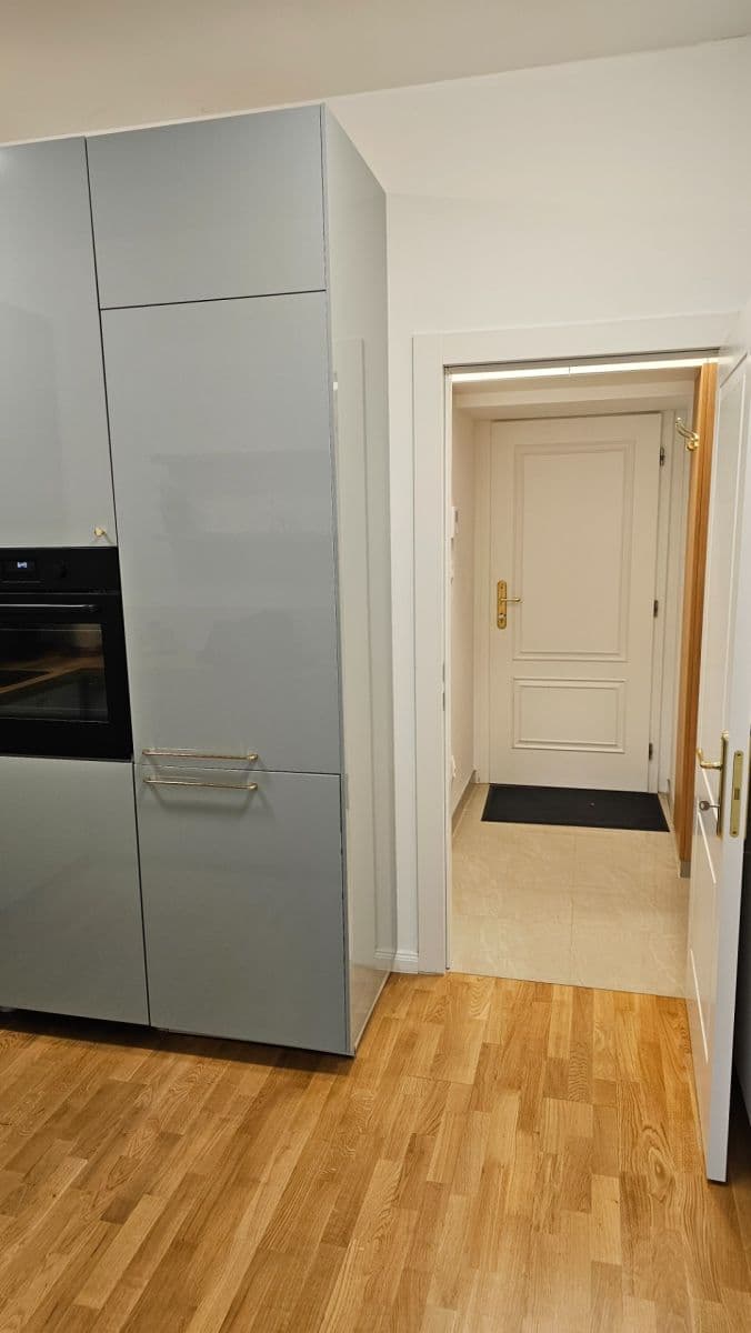 Pronájem bytu 1+1 36 m², Záhřebská, Praha, Praha Pronájem bytu 1+1 36 m², Záhřebská, Praha, Praha