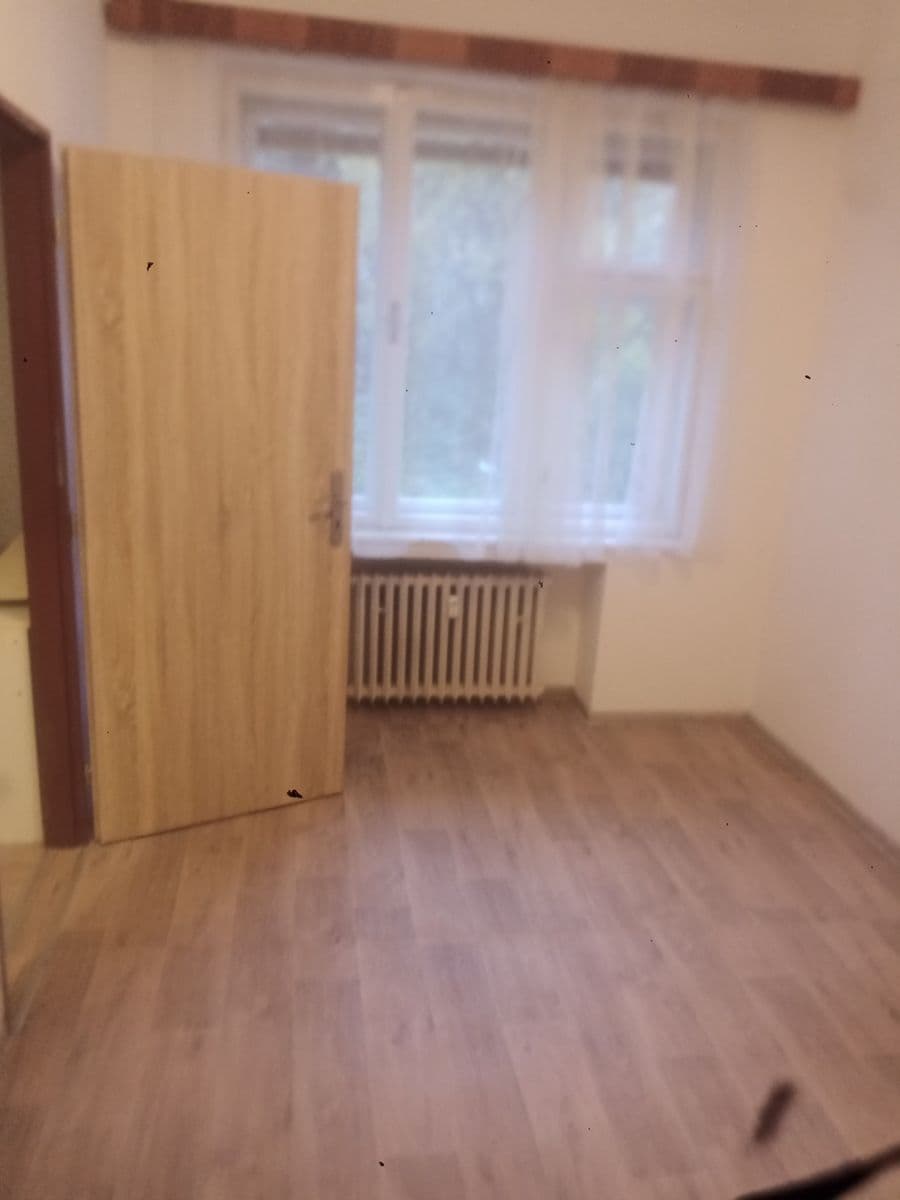 Pronájem bytu 1+kk 24 m², Kvítková, Zlín, Zlínský kraj Pronájem bytu 1+kk 24 m², Kvítková, Zlín, Zlínský kraj