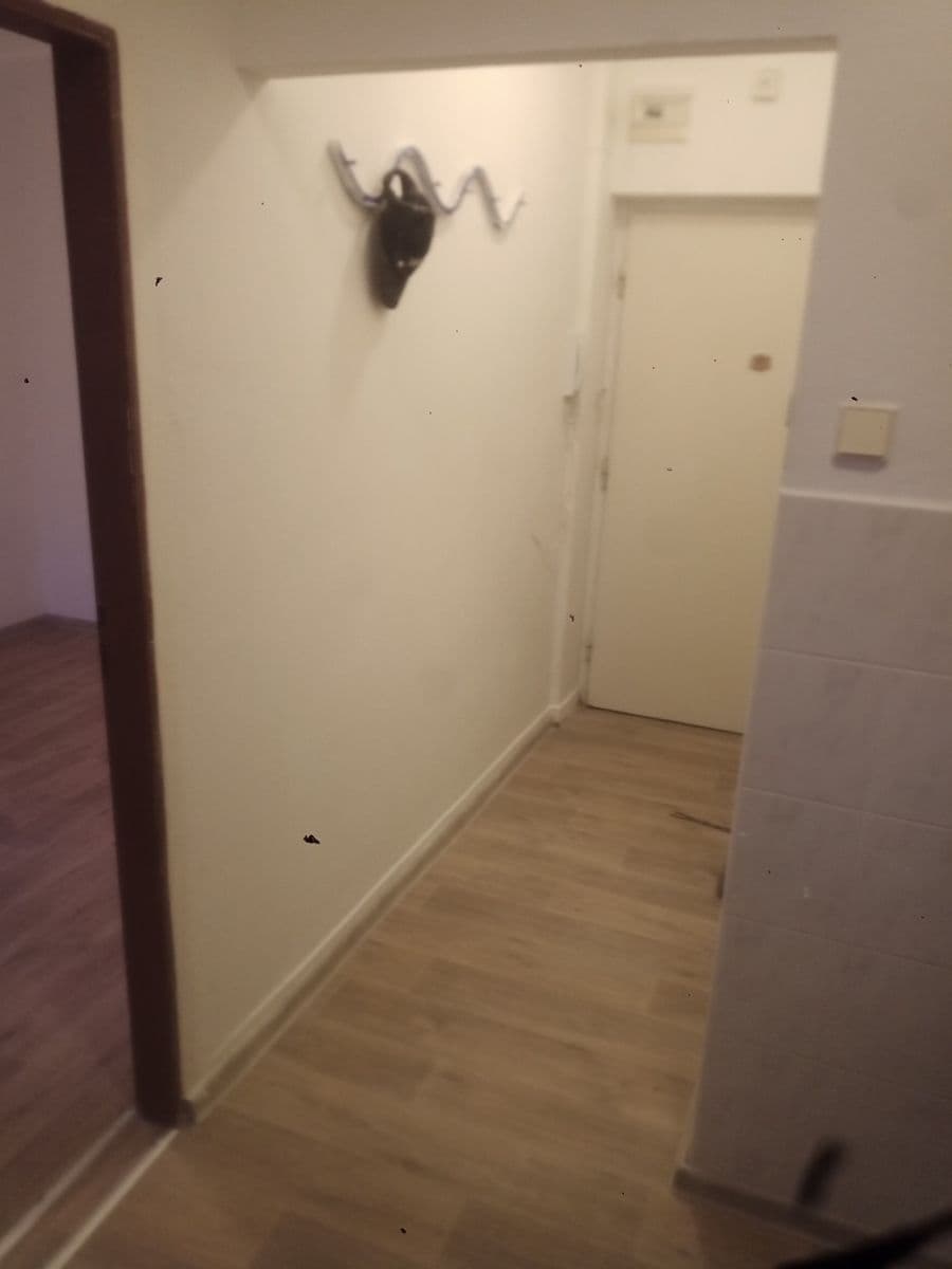 Pronájem bytu 1+kk 24 m², Kvítková, Zlín, Zlínský kraj Pronájem bytu 1+kk 24 m², Kvítková, Zlín, Zlínský kraj