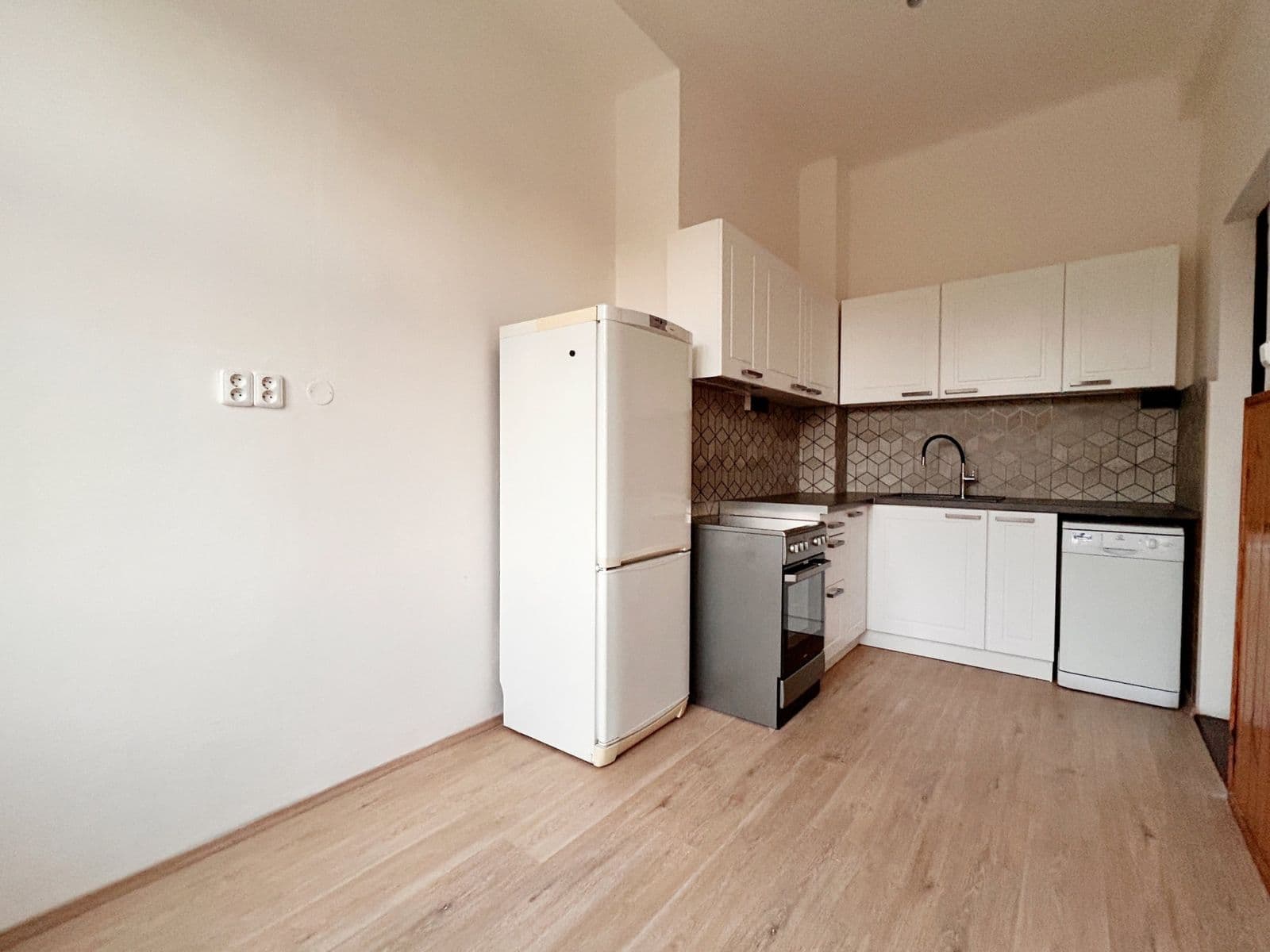 Pronájem bytu 2+1 65 m², Jičínská, Praha, Praha Pronájem bytu 2+1 65 m², Jičínská, Praha, Praha