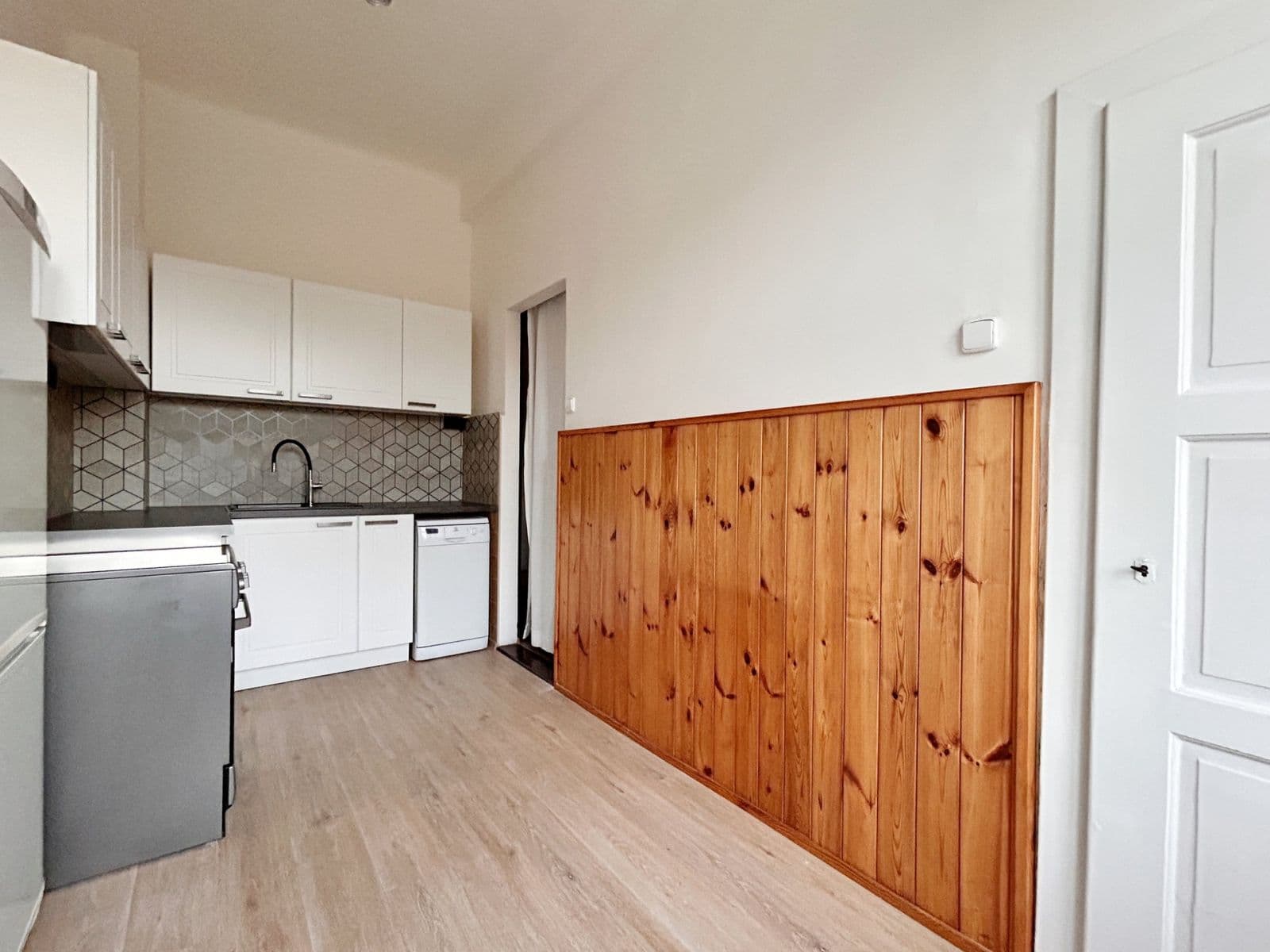 Pronájem bytu 2+1 65 m², Jičínská, Praha, Praha Pronájem bytu 2+1 65 m², Jičínská, Praha, Praha
