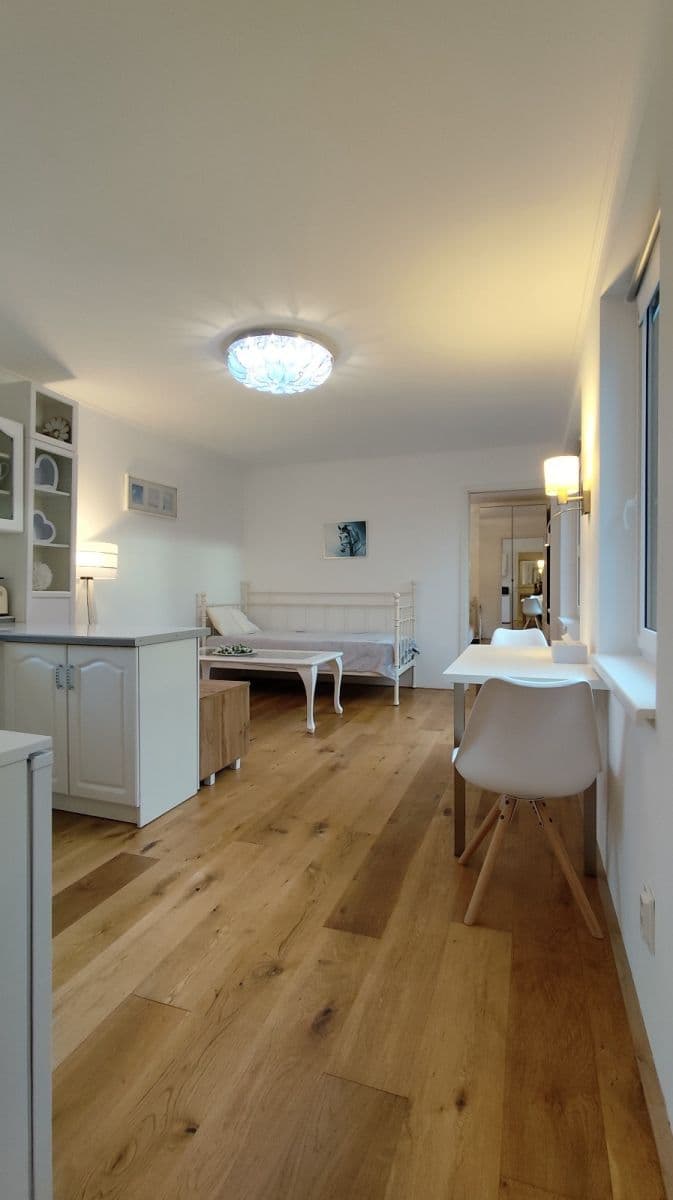 Pronájem bytu 2+kk 43 m², U Obory, Sulice, Středočeský kraj Pronájem bytu 2+kk 43 m², U Obory, Sulice, Středočeský kraj