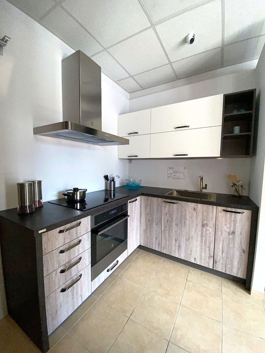 Pronájem bytu 3+1 85 m², Gončarenkova, Praha, Praha Pronájem bytu 3+1 85 m², Gončarenkova, Praha, Praha