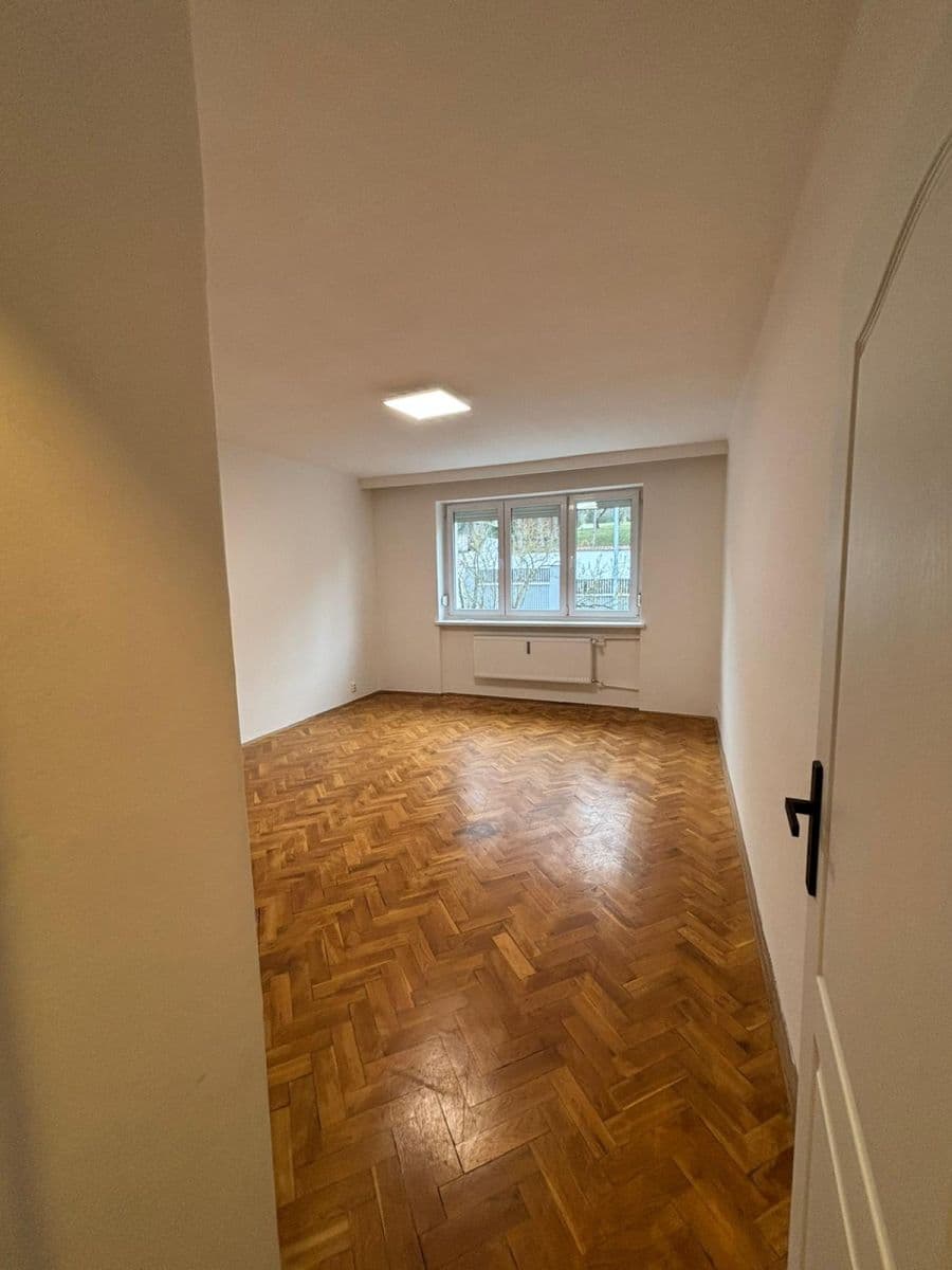 Pronájem bytu 3+1 85 m², Gončarenkova, Praha, Praha Pronájem bytu 3+1 85 m², Gončarenkova, Praha, Praha