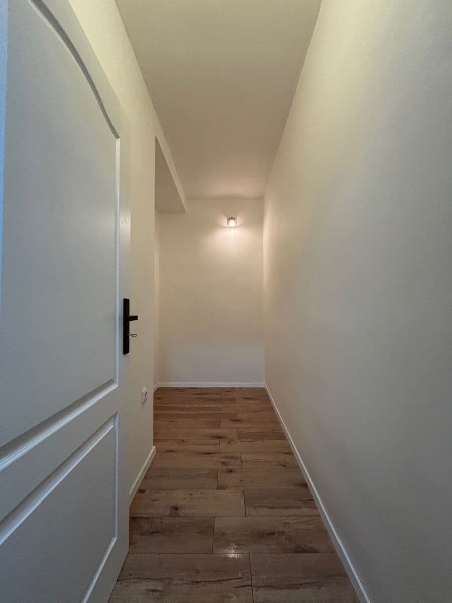 Pronájem bytu 3+1 85 m², Gončarenkova, Praha, Praha Pronájem bytu 3+1 85 m², Gončarenkova, Praha, Praha