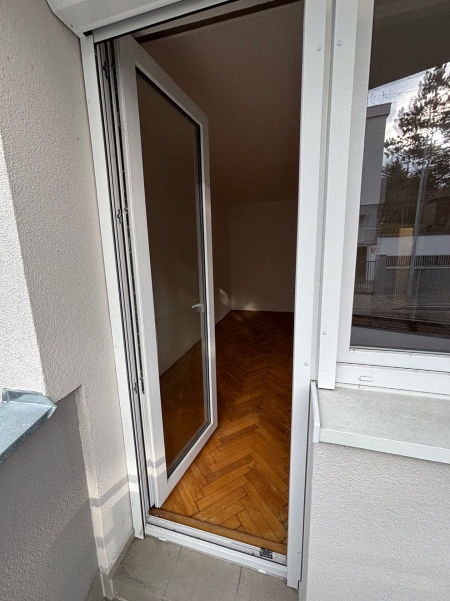 Pronájem bytu 3+1 85 m², Gončarenkova, Praha, Praha Pronájem bytu 3+1 85 m², Gončarenkova, Praha, Praha