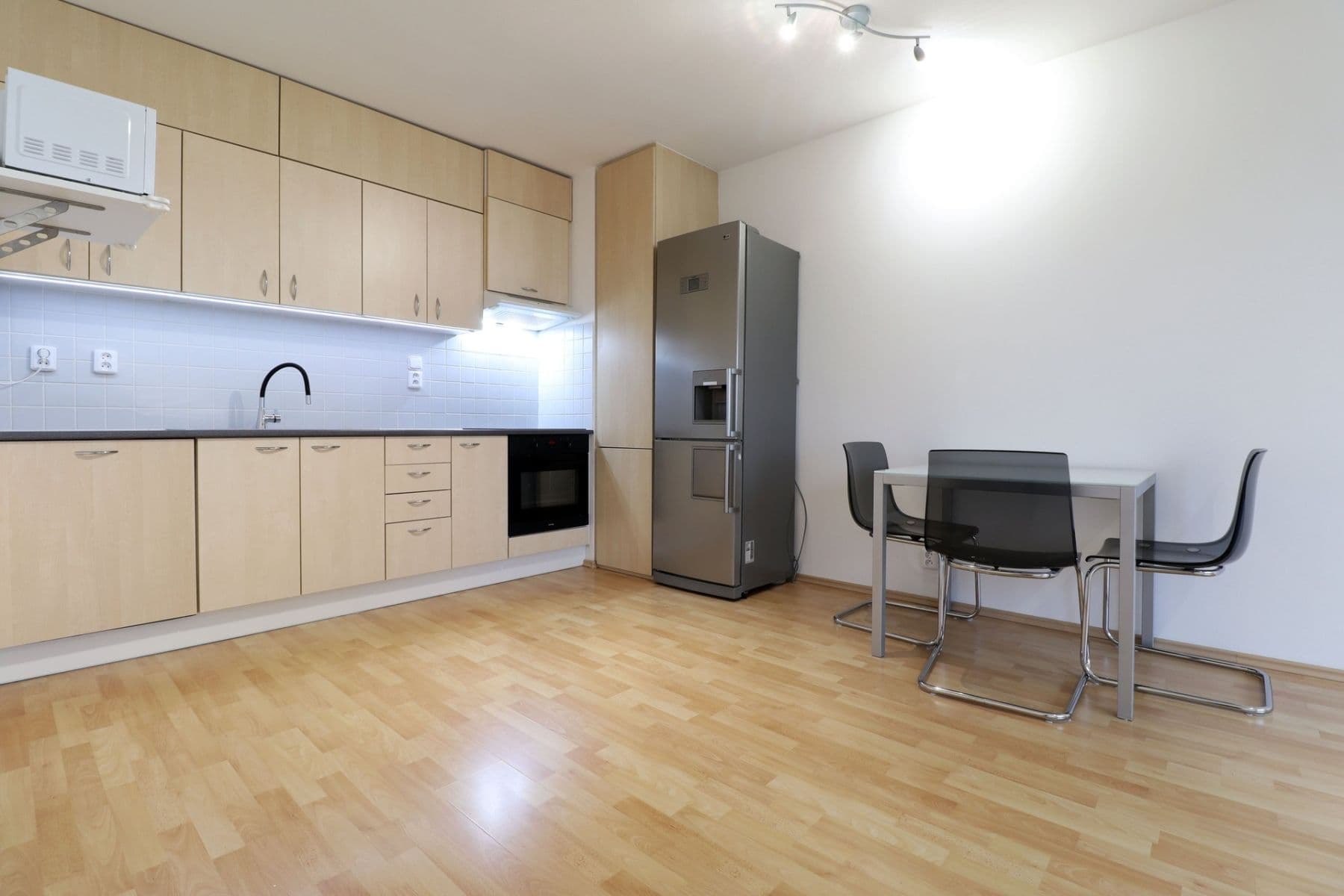 Pronájem bytu 2+kk 51 m², Sluneční náměstí, Praha, Praha Pronájem bytu 2+kk 51 m², Sluneční náměstí, Praha, Praha
