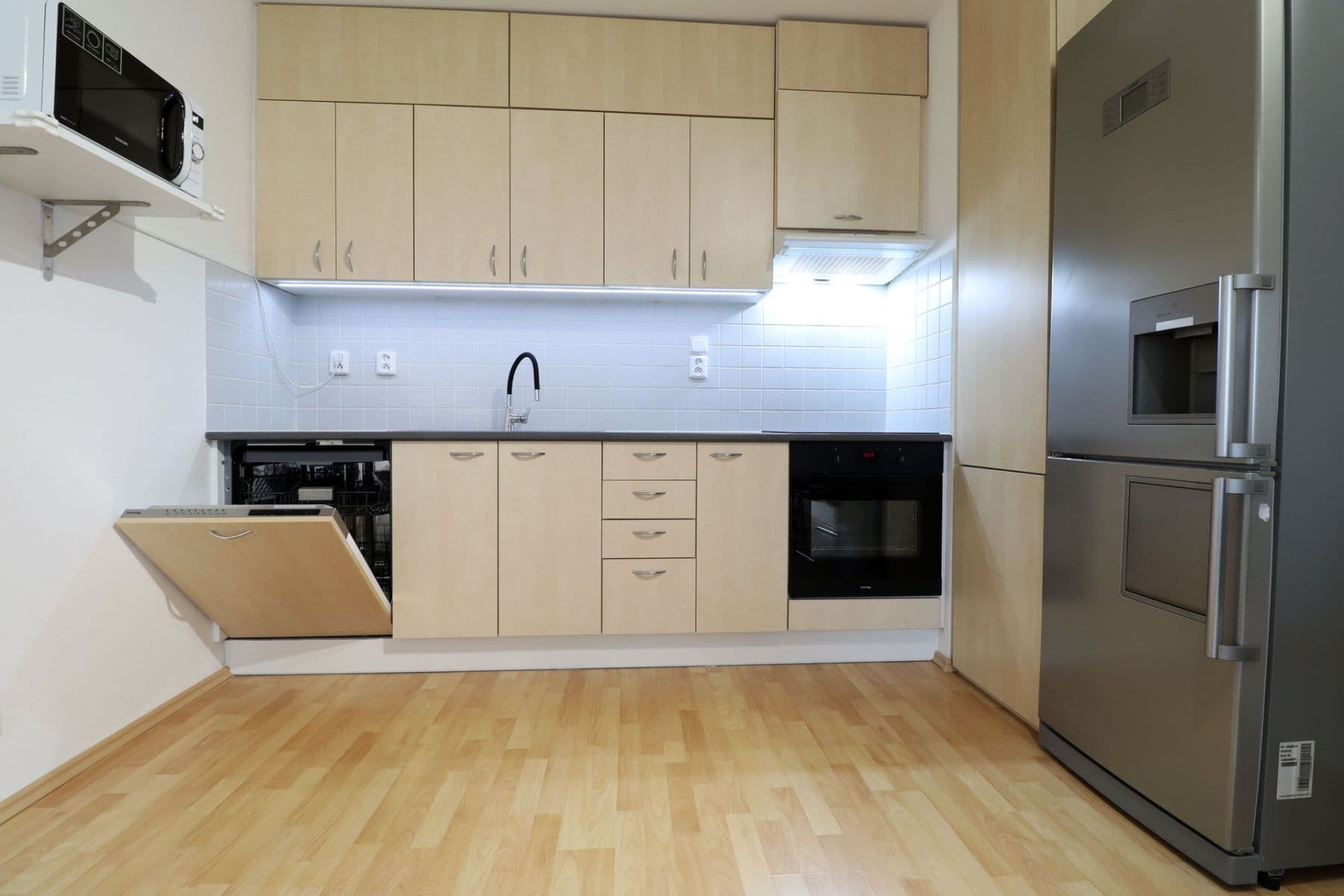 Pronájem bytu 2+kk 51 m², Sluneční náměstí, Praha, Praha Pronájem bytu 2+kk 51 m², Sluneční náměstí, Praha, Praha