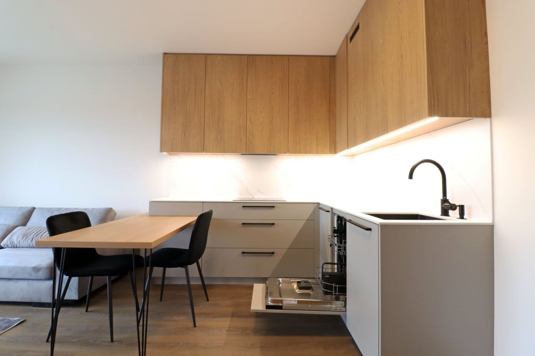 Pronájem bytu 1+kk 42 m², Poděbradská, Praha, Praha Pronájem bytu 1+kk 42 m², Poděbradská, Praha, Praha