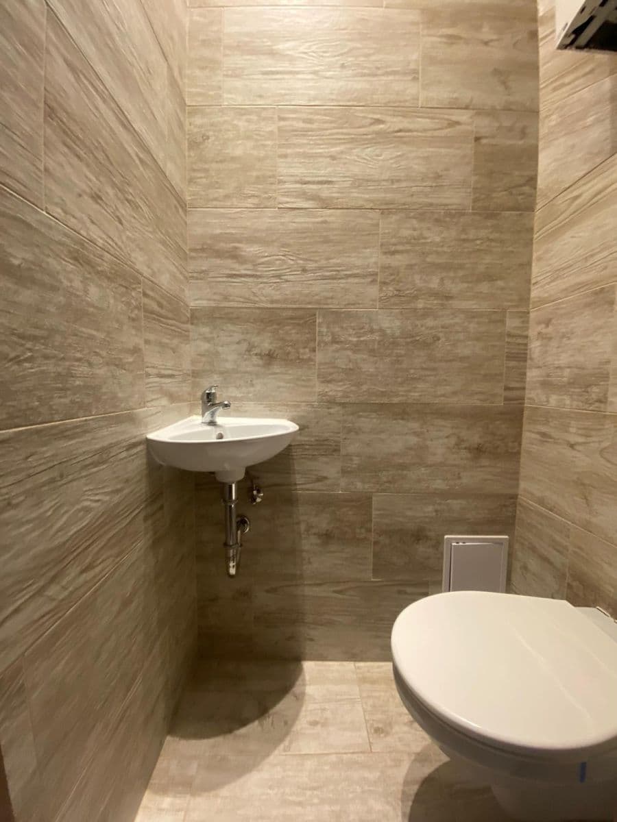 Pronájem bytu 1+kk 33 m², U Skládky, Praha, Praha Pronájem bytu 1+kk 33 m², U Skládky, Praha, Praha