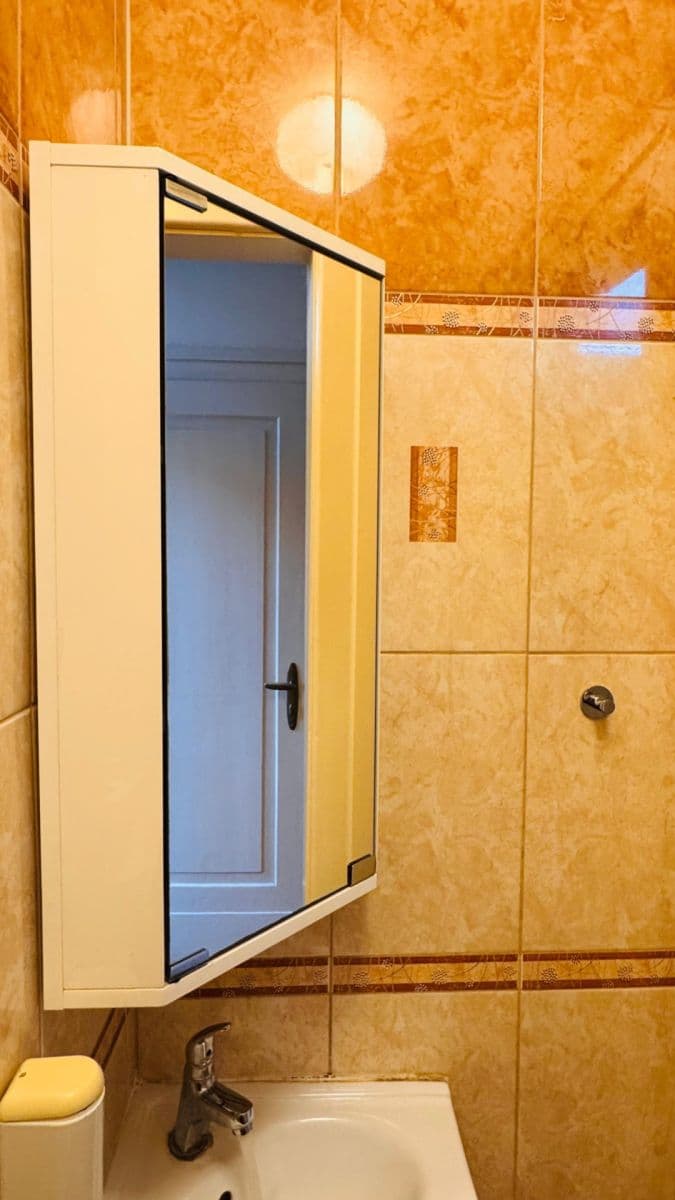 Pronájem bytu 3+1 114 m², Nikoly Tesly, Praha, Praha Pronájem bytu 3+1 114 m², Nikoly Tesly, Praha, Praha