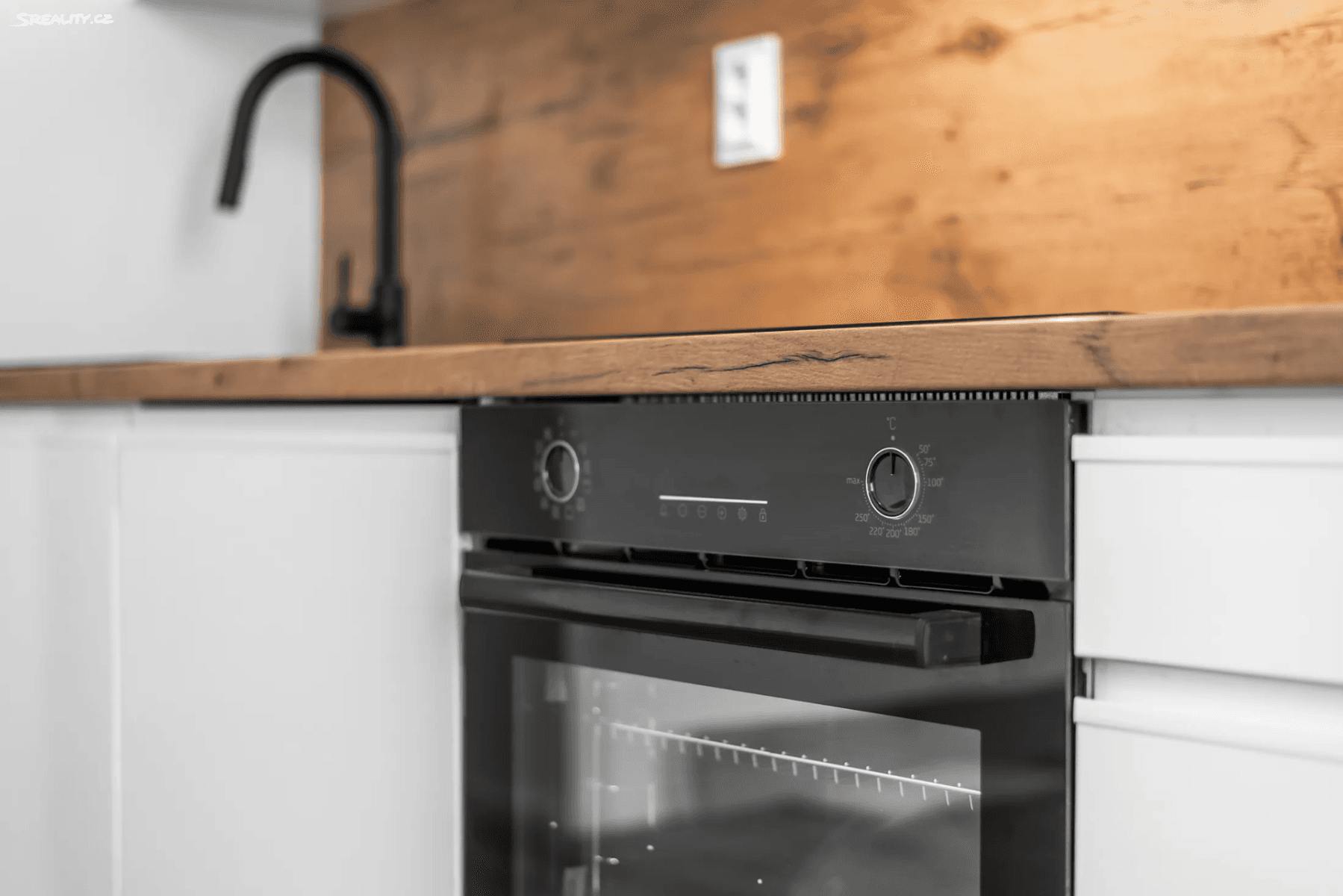 Prodej bytu 3+kk 56 m², Na Dvorcích, Praha, Praha Prodej bytu 3+kk 56 m², Na Dvorcích, Praha, Praha