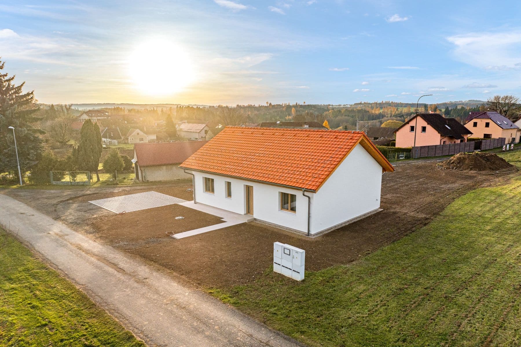 Prodej domu 78 m², pozemek 904 m², Loket, Středočeský kraj Prodej domu 78 m², pozemek 904 m², Loket, Středočeský kraj