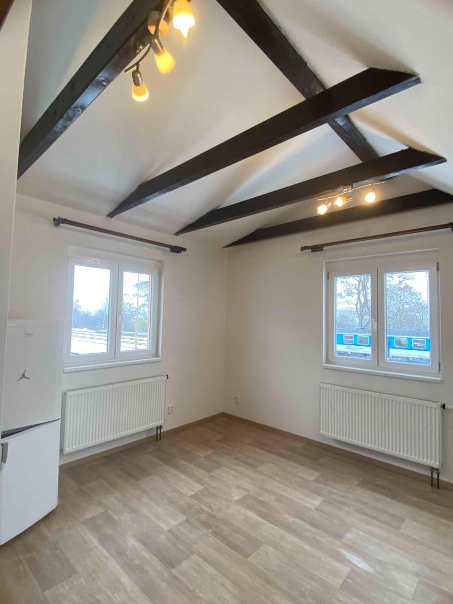 Pronájem bytu 1+kk 33 m², Nádražní, Líbeznice, Středočeský kraj Pronájem bytu 1+kk 33 m², Nádražní, Líbeznice, Středočeský kraj