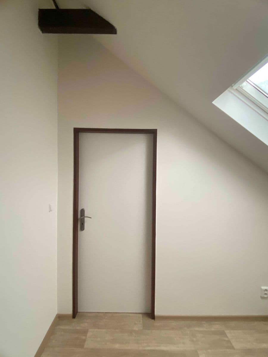 Pronájem bytu 1+kk 33 m², Nádražní, Líbeznice, Středočeský kraj Pronájem bytu 1+kk 33 m², Nádražní, Líbeznice, Středočeský kraj