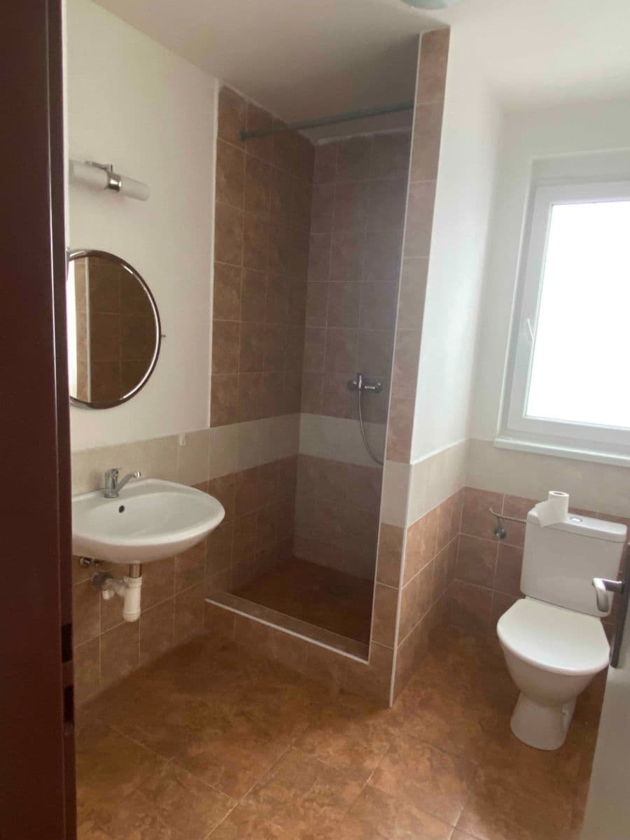 Pronájem bytu 1+kk 33 m², Nádražní, Líbeznice, Středočeský kraj Pronájem bytu 1+kk 33 m², Nádražní, Líbeznice, Středočeský kraj