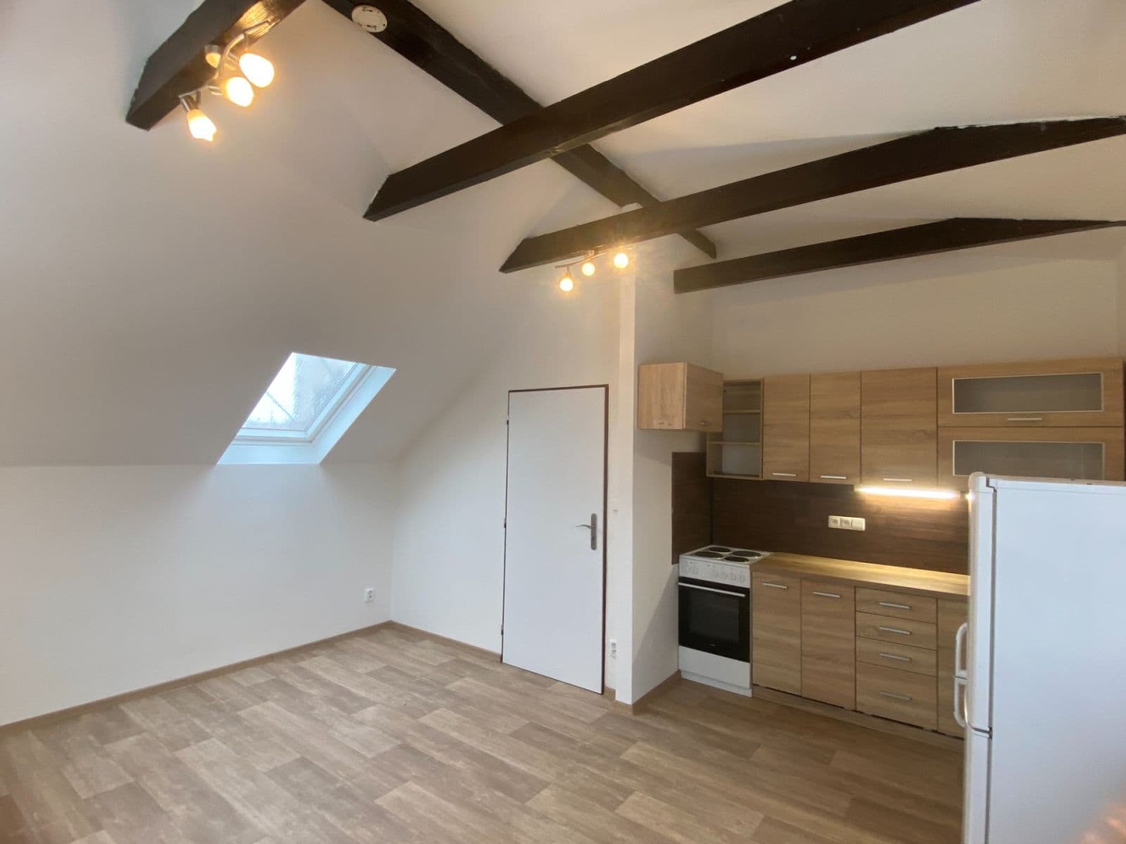 Pronájem bytu 1+kk 33 m², Nádražní, Líbeznice, Středočeský kraj Pronájem bytu 1+kk 33 m², Nádražní, Líbeznice, Středočeský kraj