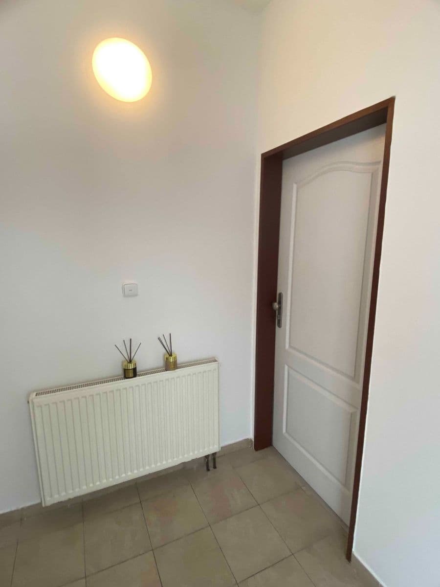 Pronájem bytu 1+kk 33 m², Nádražní, Líbeznice, Středočeský kraj Pronájem bytu 1+kk 33 m², Nádražní, Líbeznice, Středočeský kraj