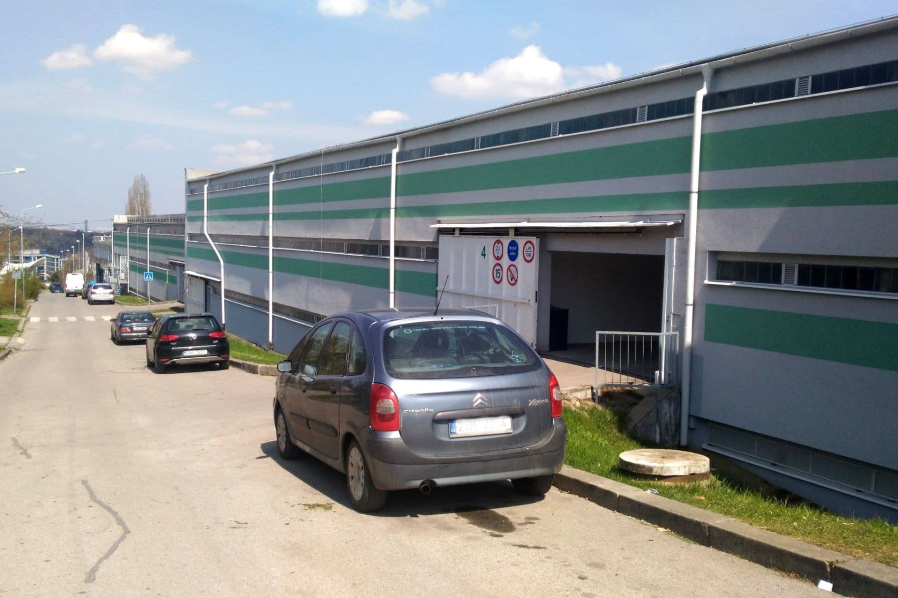 Pronájem garáže 18 m², Praha, Praha Pronájem garáže 18 m², Praha, Praha