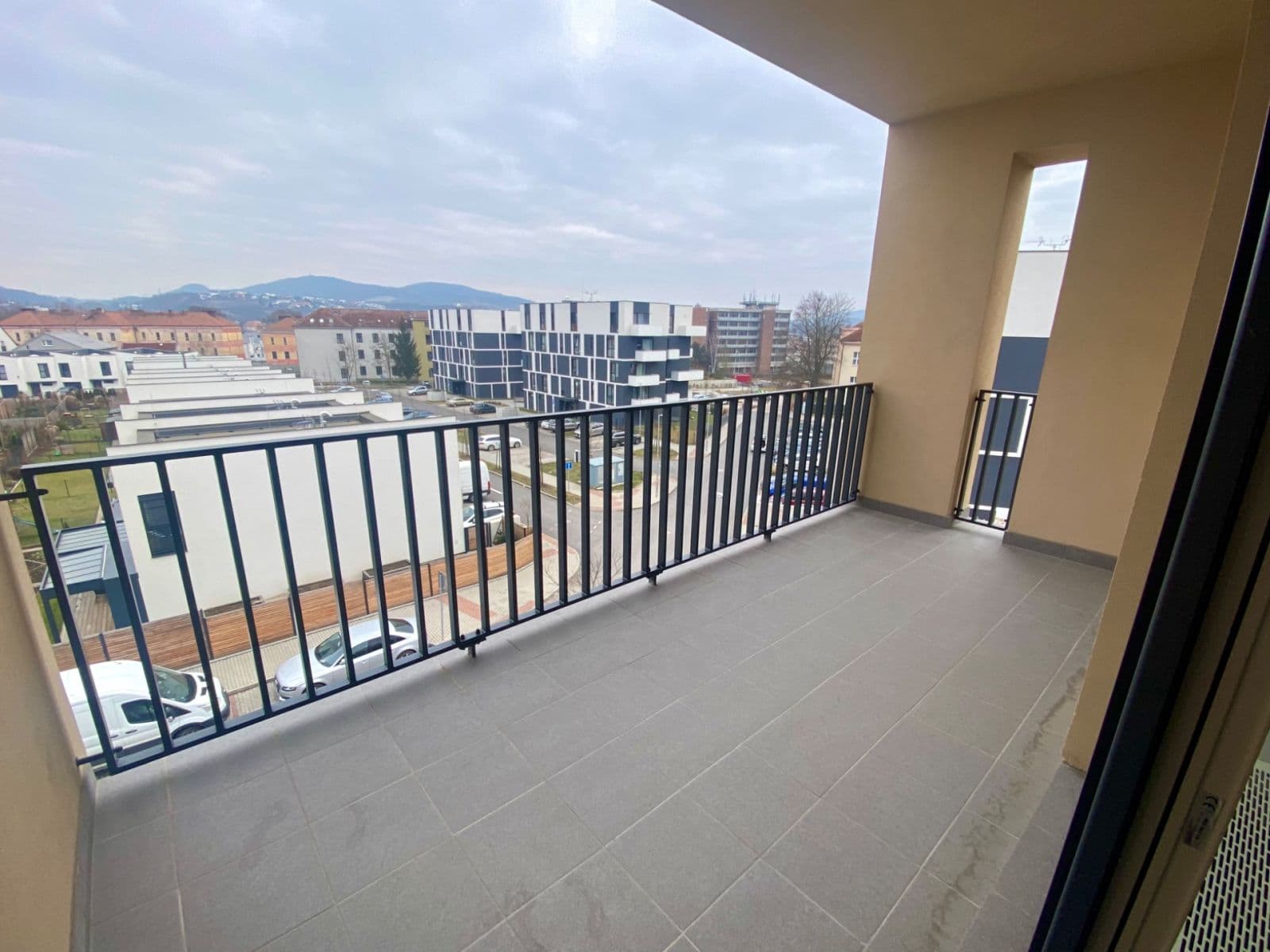 Pronájem bytu 3+kk 83 m², Duslova, Beroun, Středočeský kraj Pronájem bytu 3+kk 83 m², Duslova, Beroun, Středočeský kraj