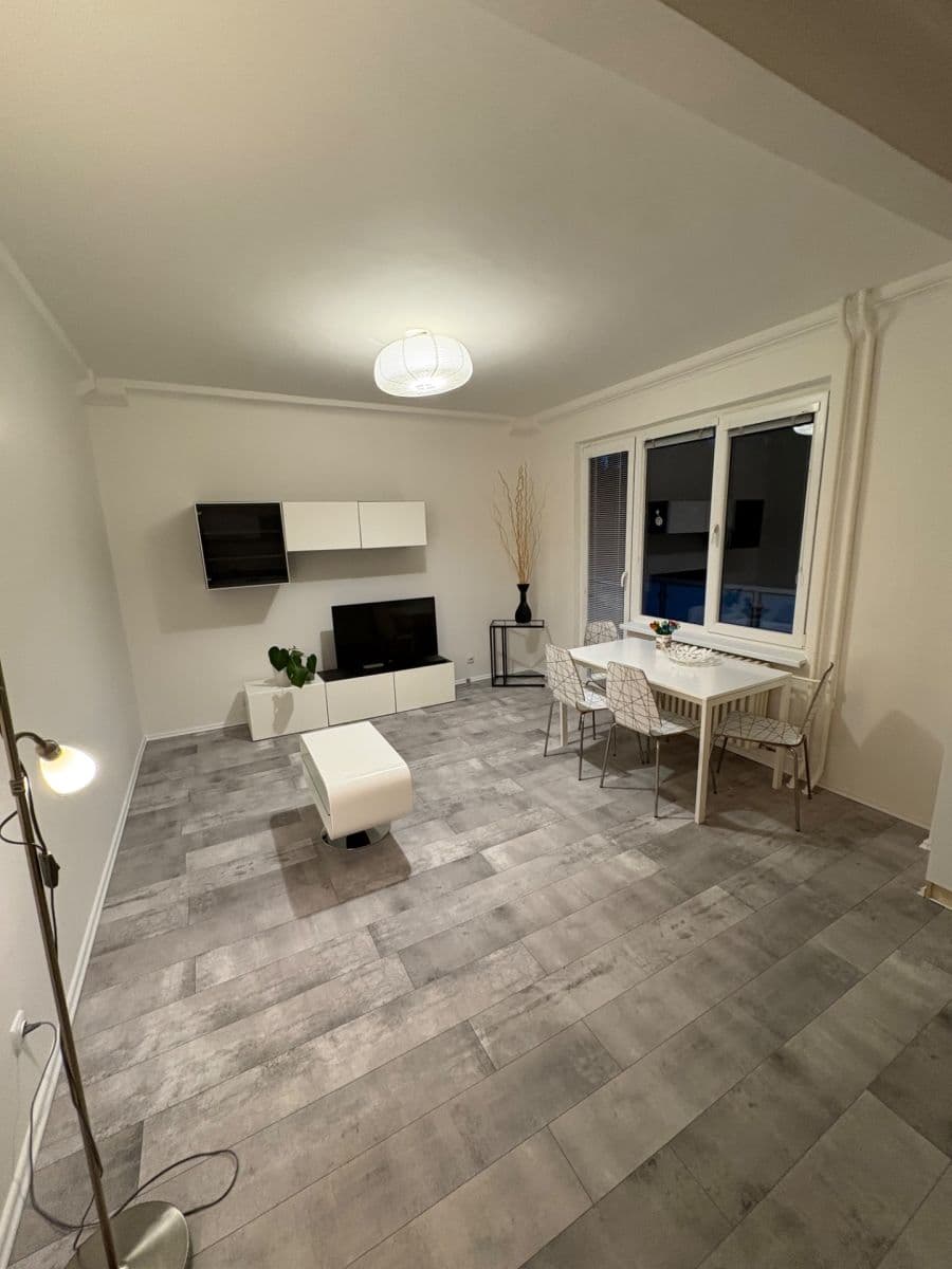 Pronájem bytu 2+1 44 m², Zálužická, Ružinov, Bratislavský kraj Pronájem bytu 2+1 44 m², Zálužická, Ružinov, Bratislavský kraj