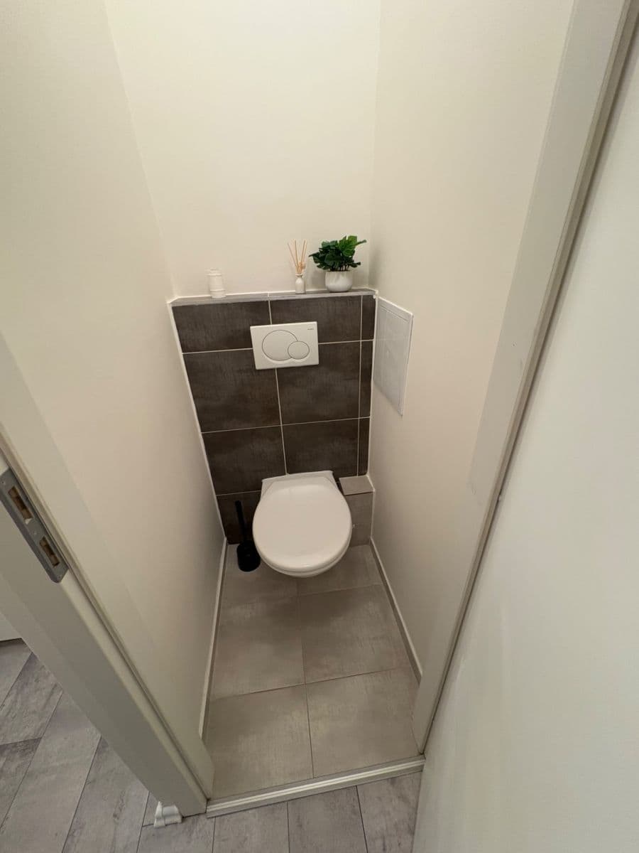 Pronájem bytu 2+1 44 m², Zálužická, Ružinov, Bratislavský kraj Pronájem bytu 2+1 44 m², Zálužická, Ružinov, Bratislavský kraj