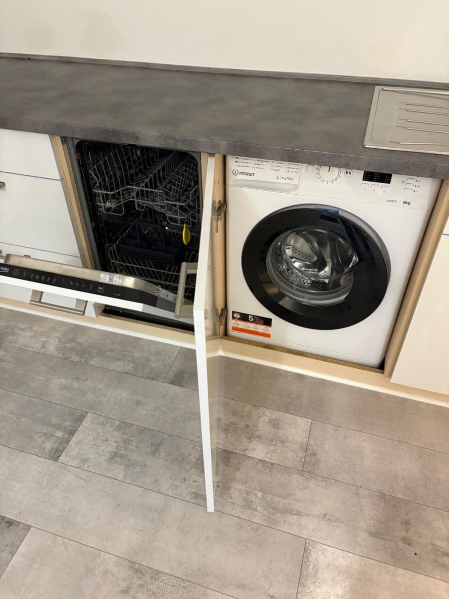 Pronájem bytu 2+1 44 m², Zálužická, Ružinov, Bratislavský kraj Pronájem bytu 2+1 44 m², Zálužická, Ružinov, Bratislavský kraj