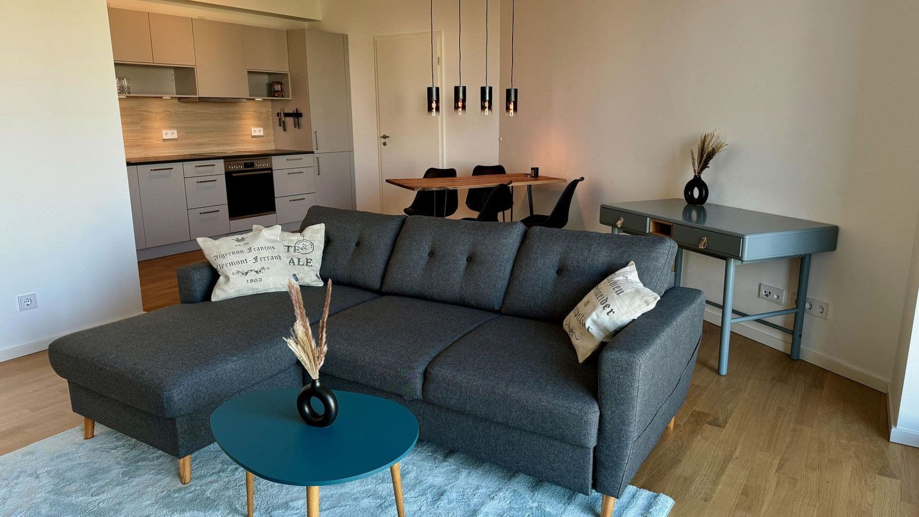 Pronájem bytu 2+1 59 m², Weserstr 44, Berlin, Berlín Pronájem bytu 2+1 59 m², Weserstr 44, Berlin, Berlín