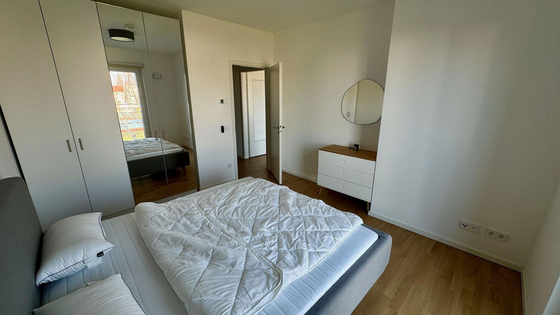 Pronájem bytu 2+1 59 m², Weserstr 44, Berlin, Berlín Pronájem bytu 2+1 59 m², Weserstr 44, Berlin, Berlín
