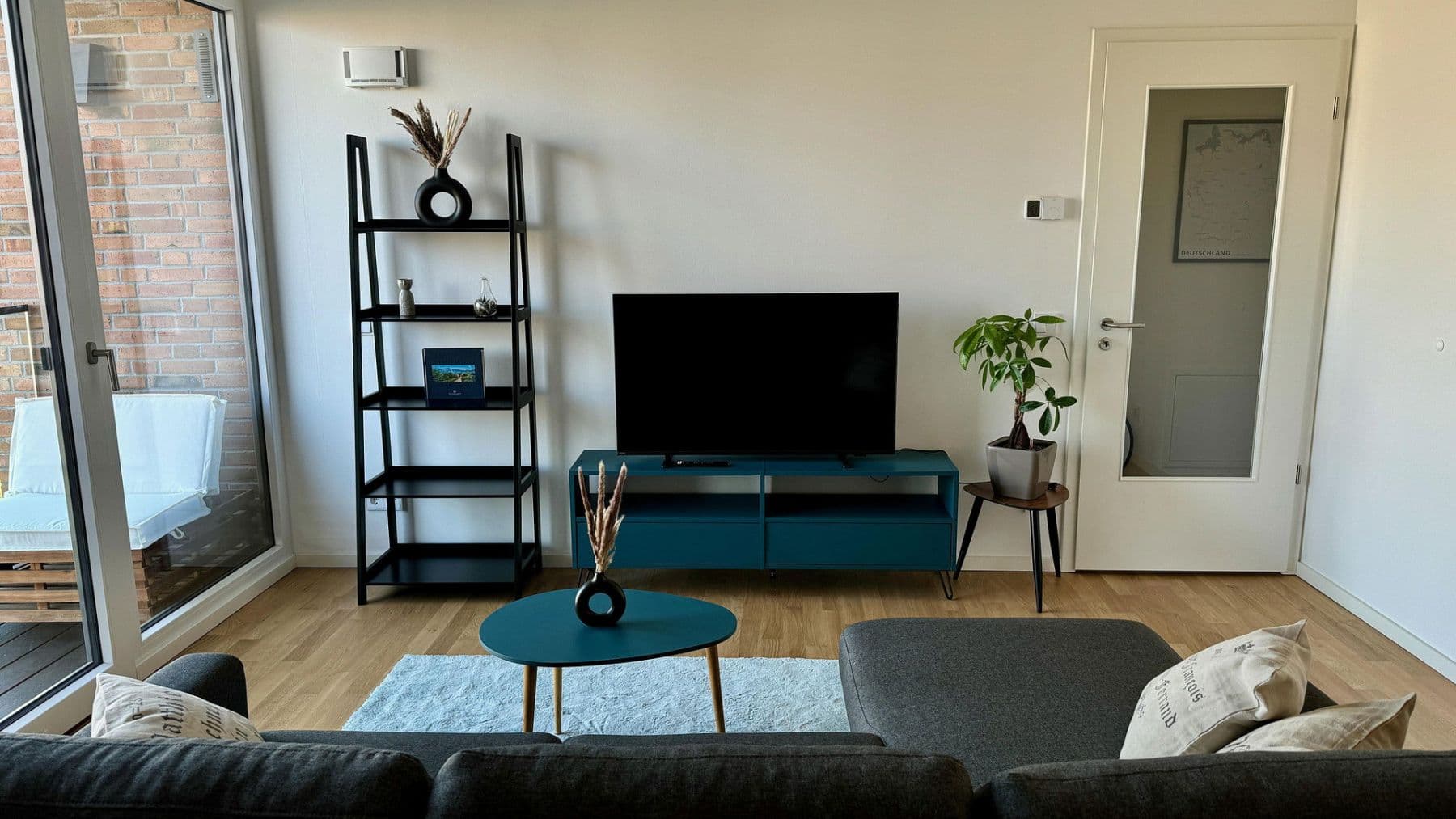 Pronájem bytu 2+1 59 m², Weserstr 44, Berlin, Berlín Pronájem bytu 2+1 59 m², Weserstr 44, Berlin, Berlín