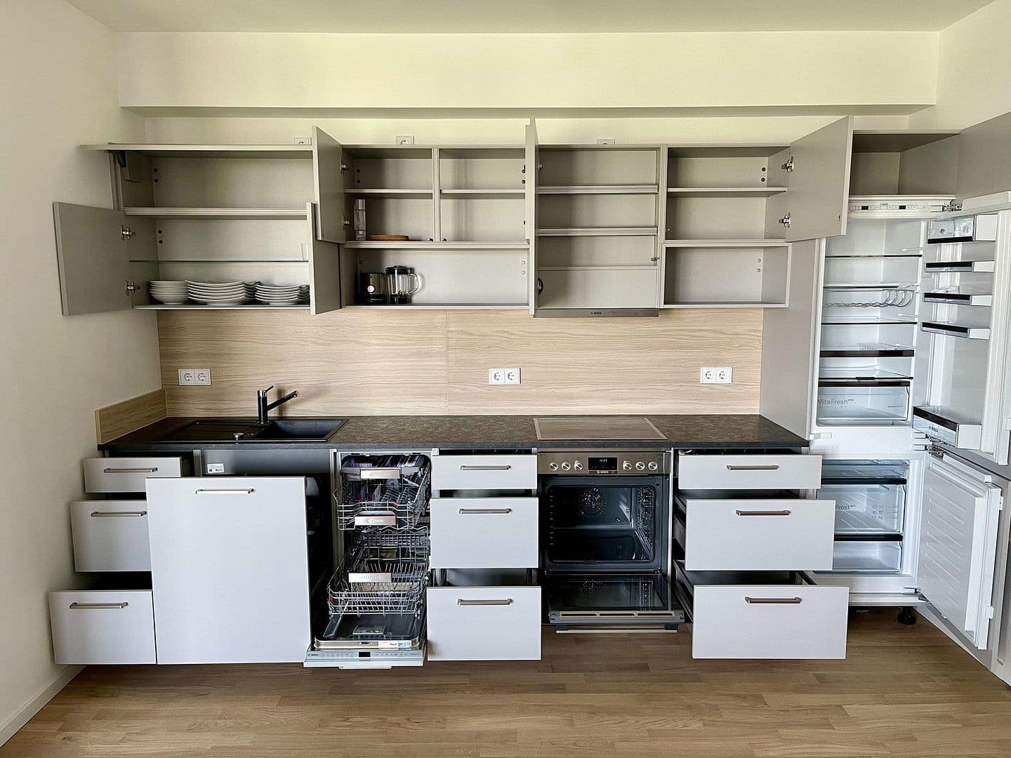 Pronájem bytu 2+1 59 m², Weserstr 44, Berlin, Berlín Pronájem bytu 2+1 59 m², Weserstr 44, Berlin, Berlín