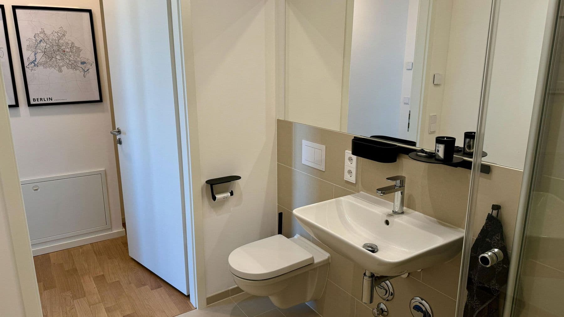 Pronájem bytu 2+1 59 m², Weserstr 44, Berlin, Berlín Pronájem bytu 2+1 59 m², Weserstr 44, Berlin, Berlín