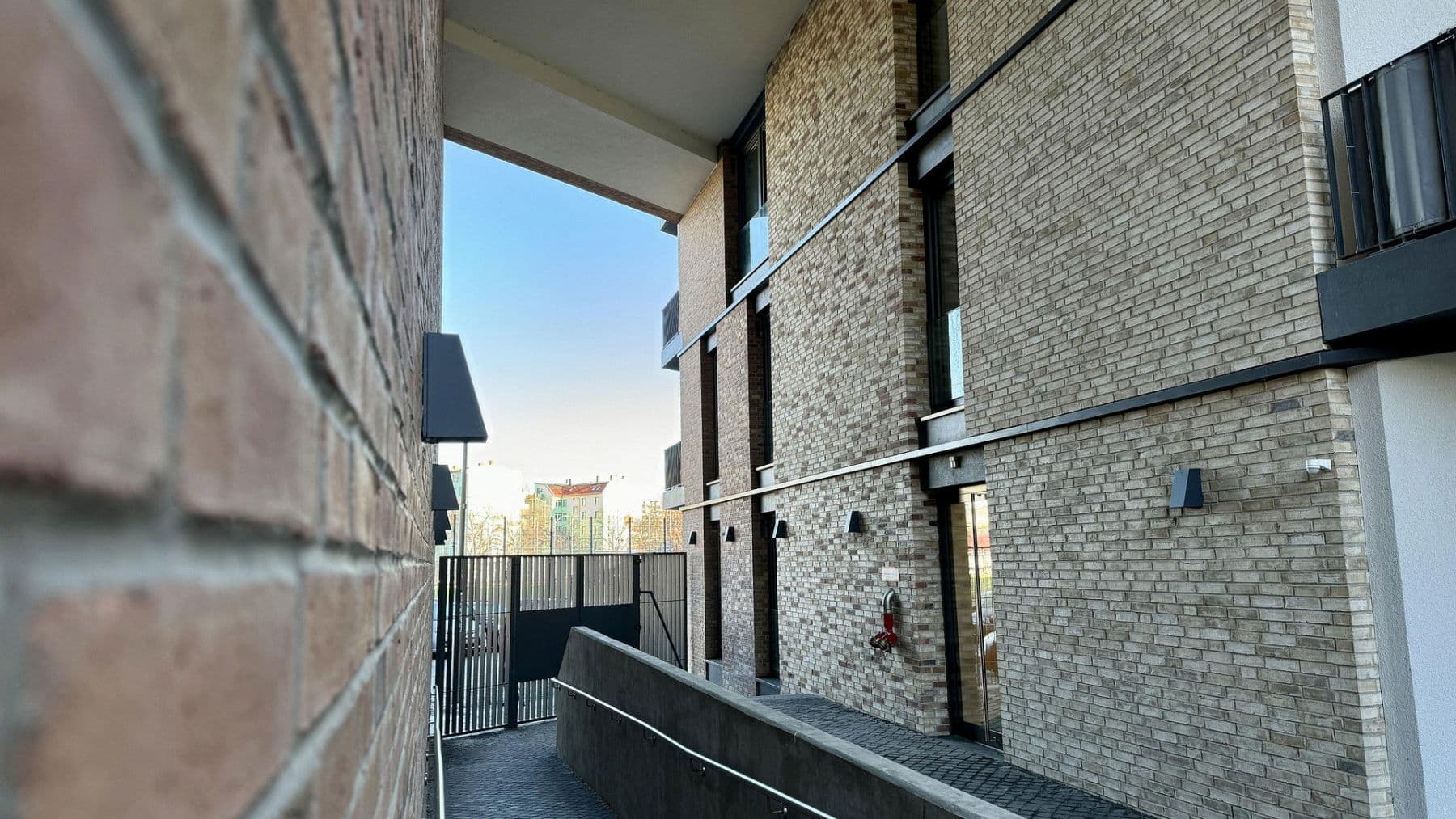 Pronájem bytu 2+1 59 m², Weserstr 44, Berlin, Berlín Pronájem bytu 2+1 59 m², Weserstr 44, Berlin, Berlín