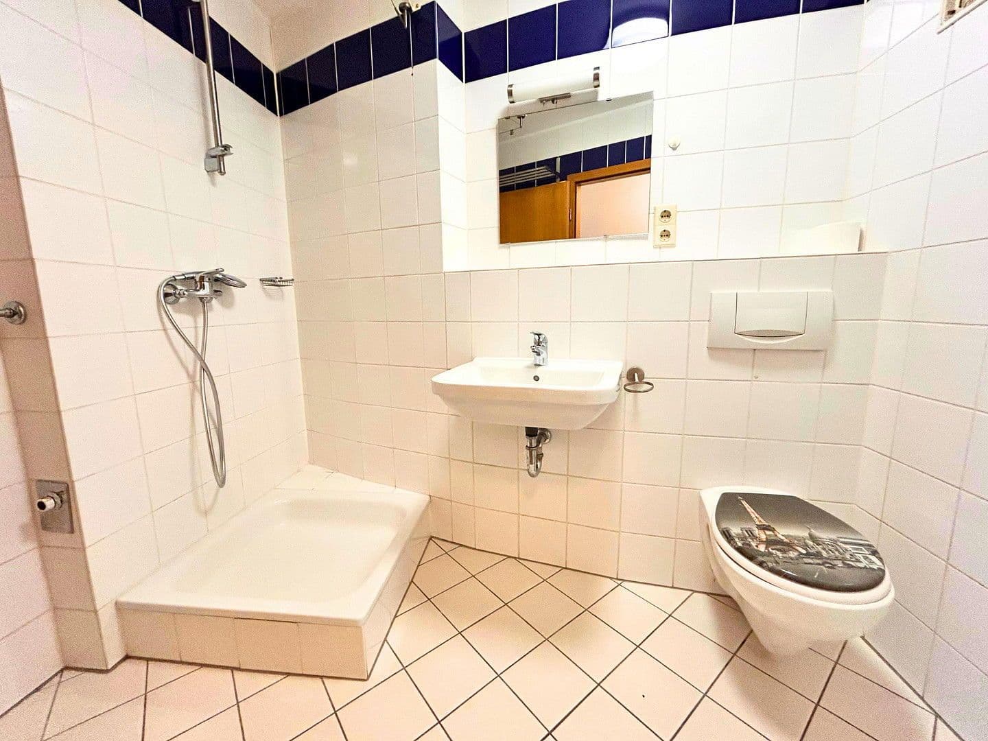 Pronájem bytu 2+1 60 m², Saarbrücken, Země Sársko Pronájem bytu 2+1 60 m², Saarbrücken, Země Sársko