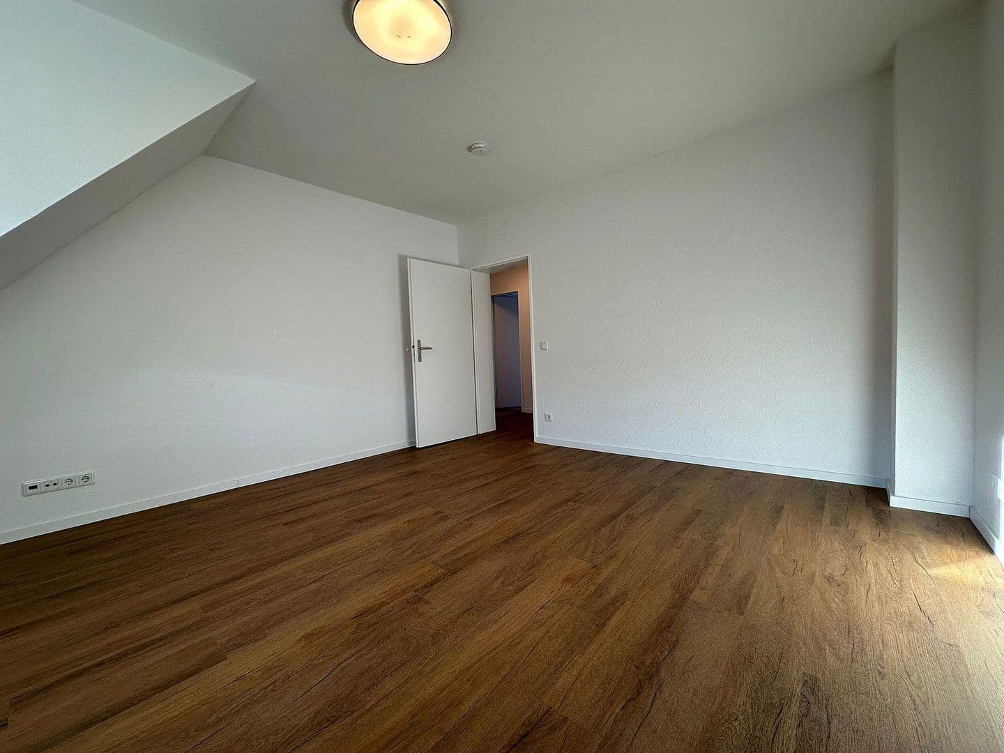 Pronájem bytu 3+1 96 m², Schwanhildenstr. 14, Essen, Severní Porýní-Vestfálsko Pronájem bytu 3+1 96 m², Schwanhildenstr. 14, Essen, Severní Porýní-Vestfálsko