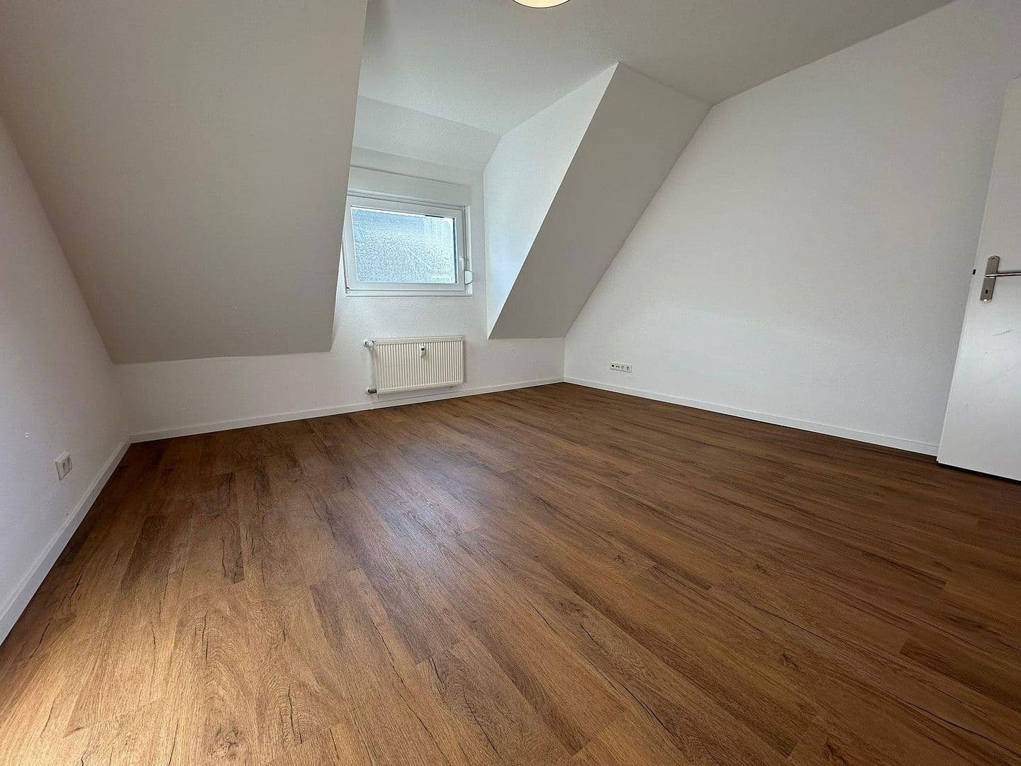 Pronájem bytu 3+1 96 m², Schwanhildenstr. 14, Essen, Severní Porýní-Vestfálsko Pronájem bytu 3+1 96 m², Schwanhildenstr. 14, Essen, Severní Porýní-Vestfálsko