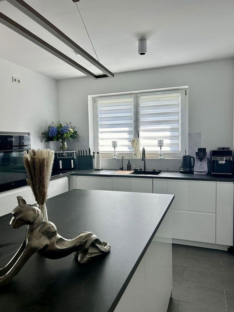 Pronájem domu 140 m², pozemek 720 m², Neunkirchen-Seelscheid, Severní Porýní-Vestfálsko Pronájem domu 140 m², pozemek 720 m², Neunkirchen-Seelscheid, Severní Porýní-Vestfálsko