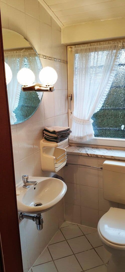 Pronájem domu 135 m², pozemek 411 m², Bad Salzuflen, Severní Porýní-Vestfálsko Pronájem domu 135 m², pozemek 411 m², Bad Salzuflen, Severní Porýní-Vestfálsko