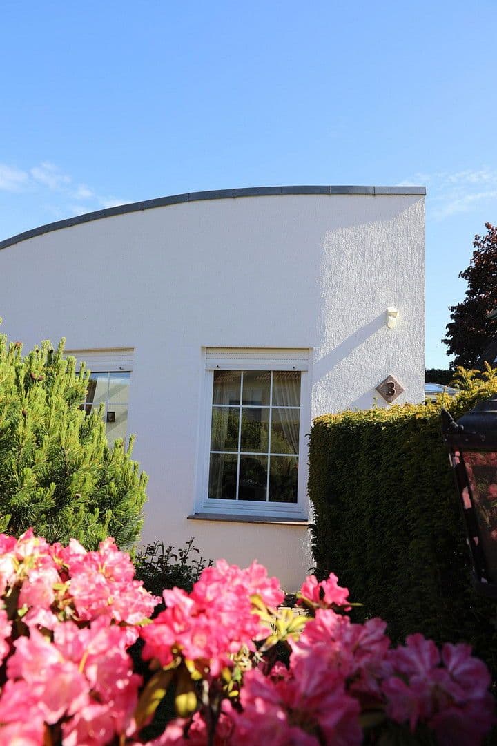 Pronájem domu 135 m², pozemek 411 m², Bad Salzuflen, Severní Porýní-Vestfálsko Pronájem domu 135 m², pozemek 411 m², Bad Salzuflen, Severní Porýní-Vestfálsko